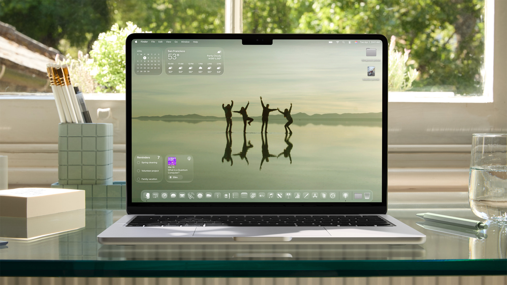 macOS Tahoe 26 lets users customize the desktop and Dock with new looks for app icons and widgets crafted from multiple layers of Liquid Glass.